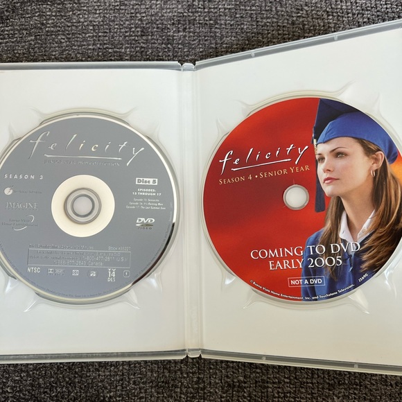Felicity Season 3 Box Set - Picture 4 of 6